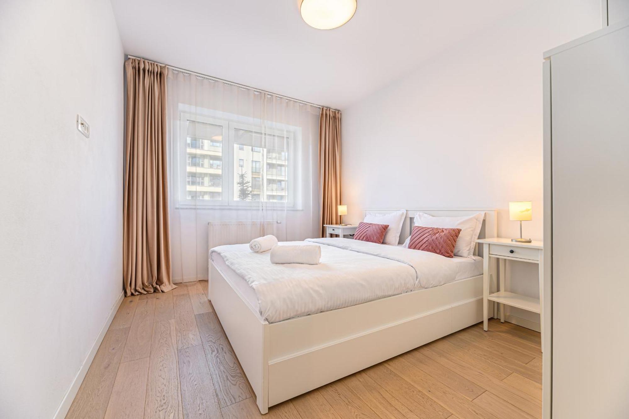 Jad - Luxury 3 Rooms & 2 Rooms Apartments In Kasper, Near Coresi Mall 布拉索夫 外观 照片