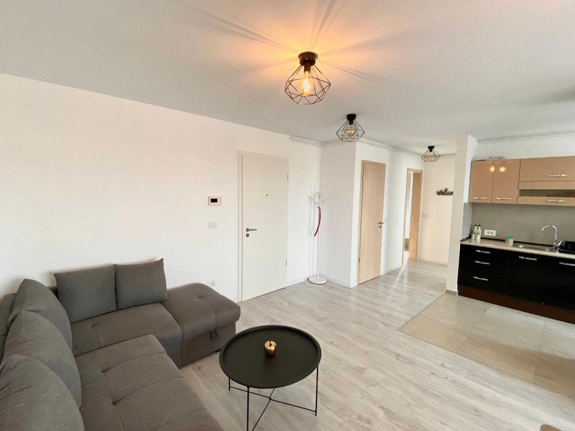 Jad - Luxury 3 Rooms & 2 Rooms Apartments In Kasper, Near Coresi Mall 布拉索夫 外观 照片