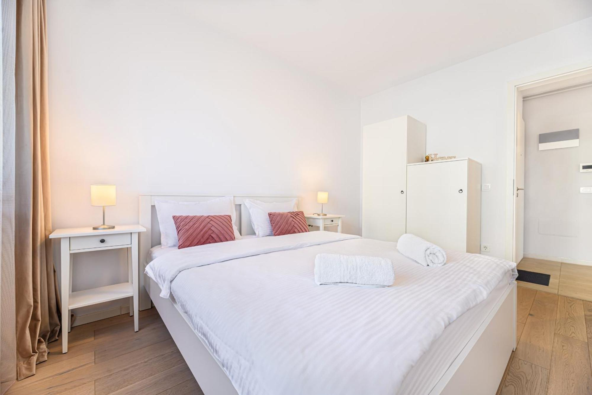 Jad - Luxury 3 Rooms & 2 Rooms Apartments In Kasper, Near Coresi Mall 布拉索夫 外观 照片